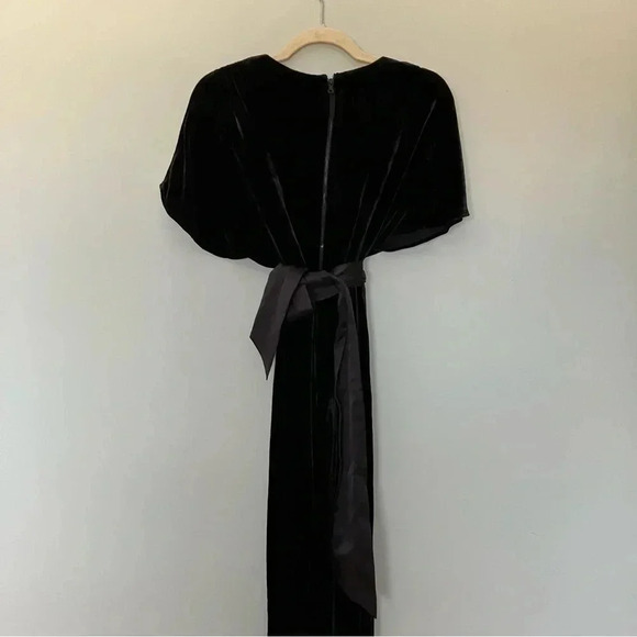 Alice + Olivia Breanna velvet belted wrap  jumpsuit - Picture 4 of 7